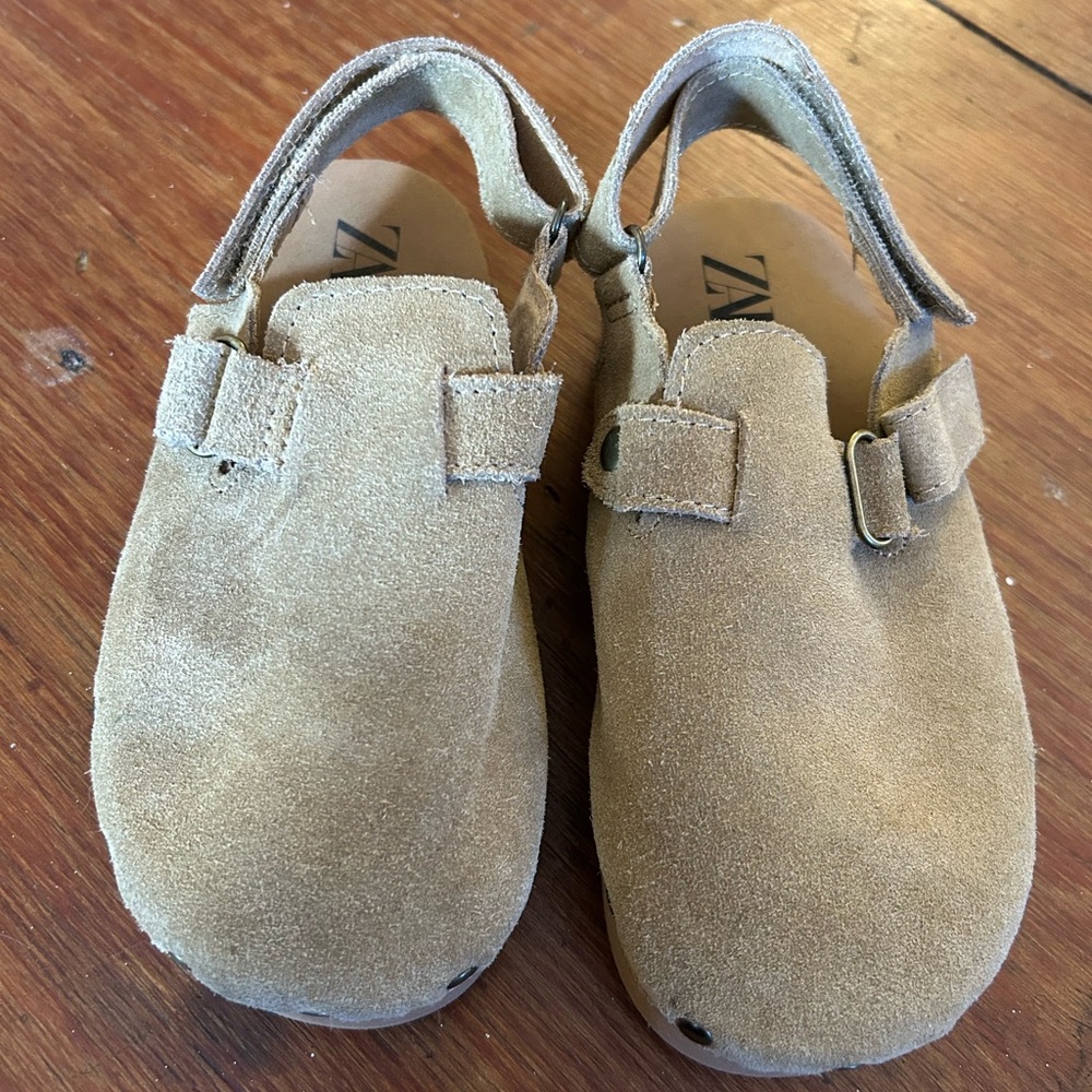 Zara tan Suède kids shoes size 27